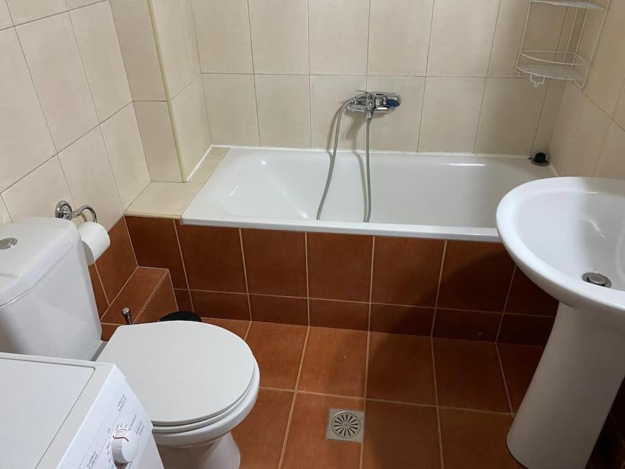 Raise Mirivili Serviced Apartment อเล็กซานโดรโพลิส ภายนอก รูปภาพ