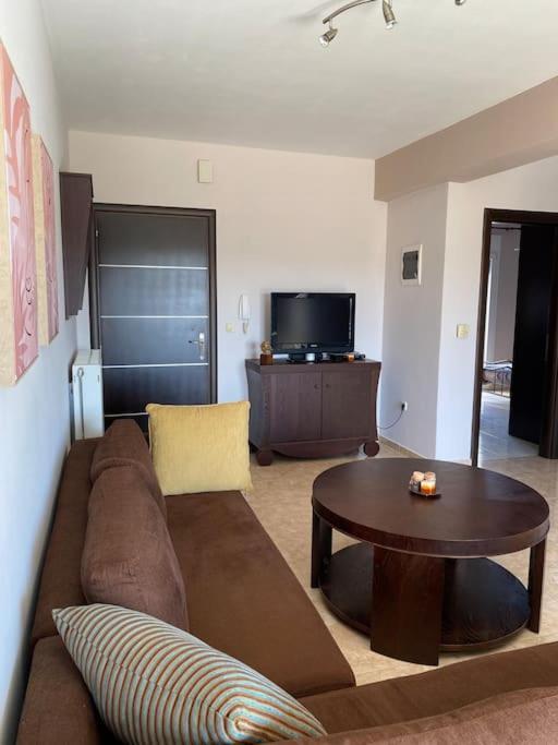 Raise Mirivili Serviced Apartment อเล็กซานโดรโพลิส ภายนอก รูปภาพ